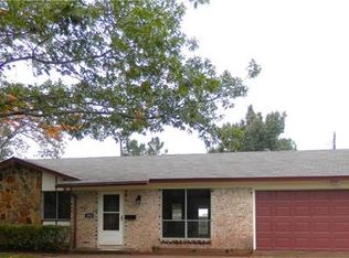 1913 Glenwick Ln, Garland, TX 75060