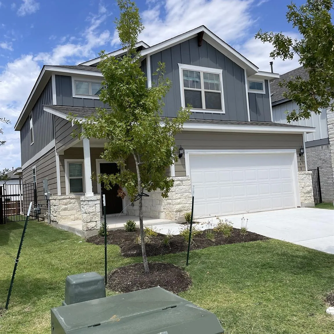 4 bed, 3.0 bath, 2050 sqft, $2,300 — Photo 1