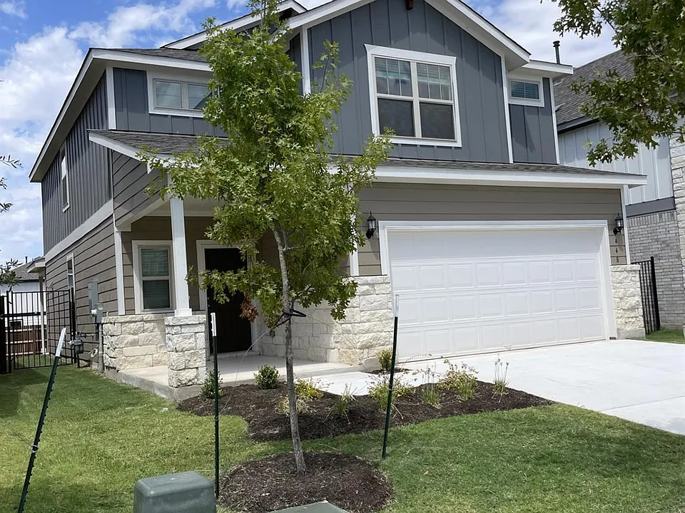 448 Pickrell Loop