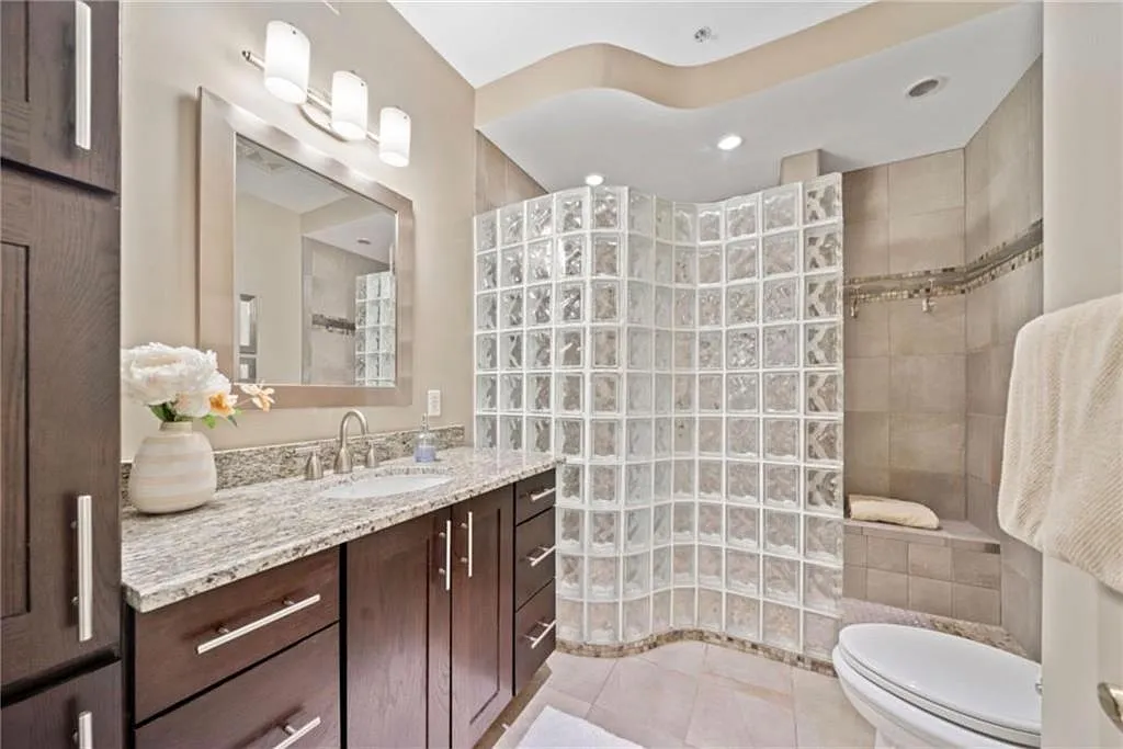 2 bed, 2.0 bath, 1178 sqft, $2,550 — Photo 3