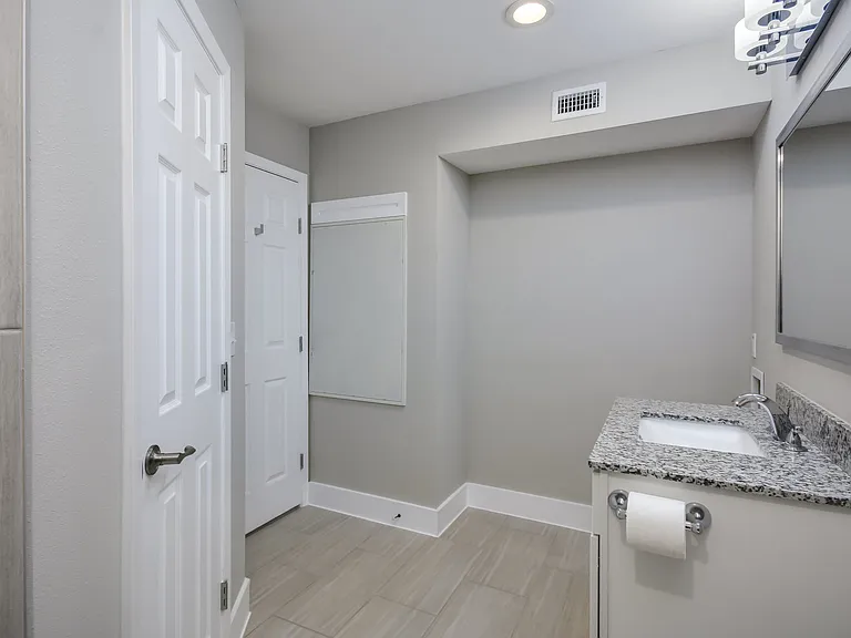 935 La Posada Dr #142 — Photo 26