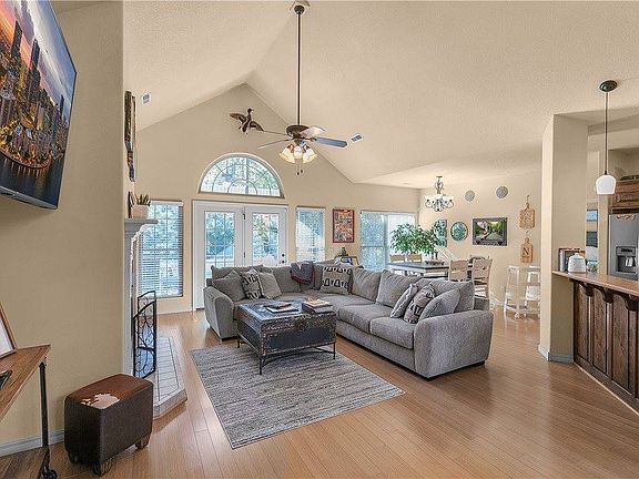 5th image of 63 Murphy Dr