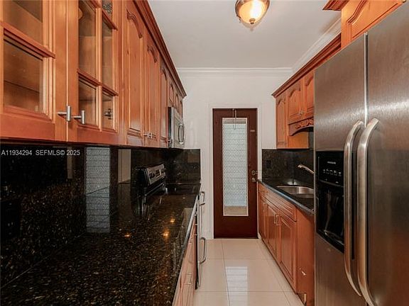 5th image of 113-1560 NE 127th St #113