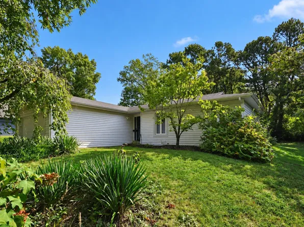 3528 Winding Dr, Lexington, KY 40517
