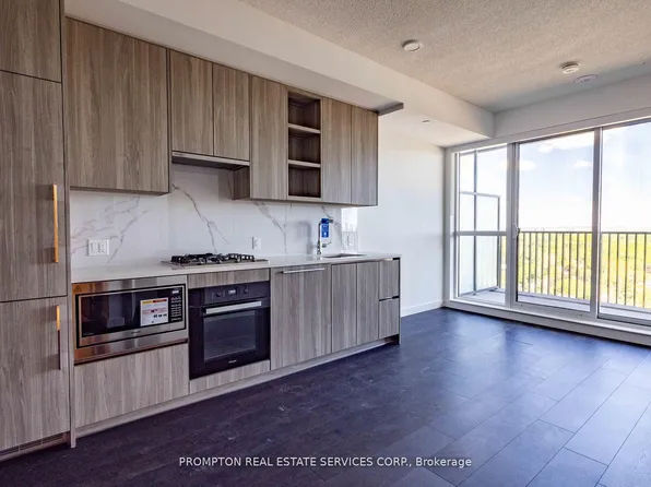 68 Esther Shiner Blvd, Toronto, ON
