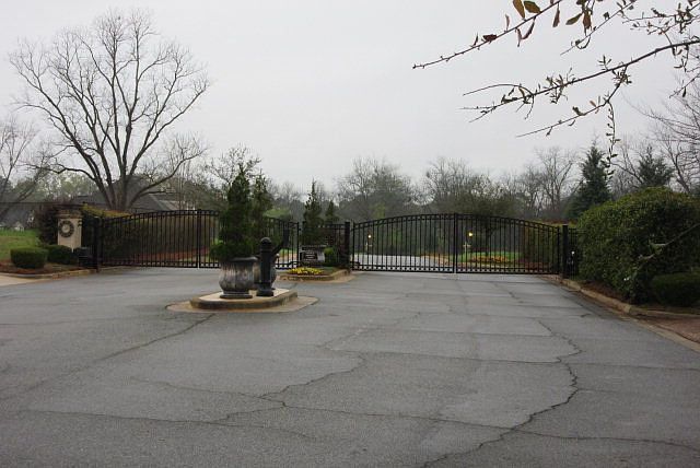 2nd image of 2511 Daylor Ct