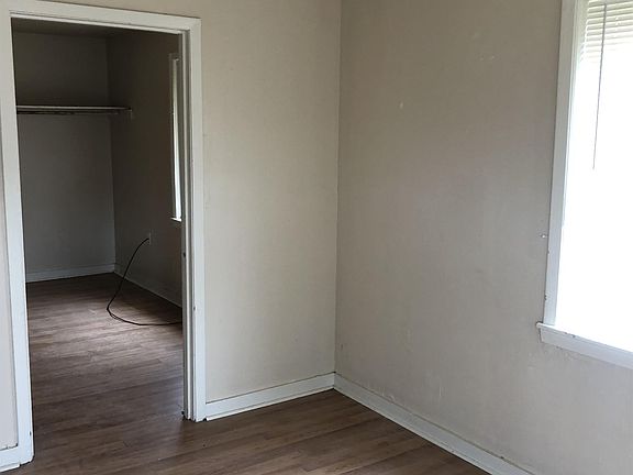2nd image of 1196 Chicago Ave