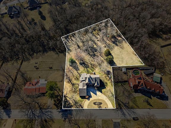 2nd image of 1320 W Northwood Street