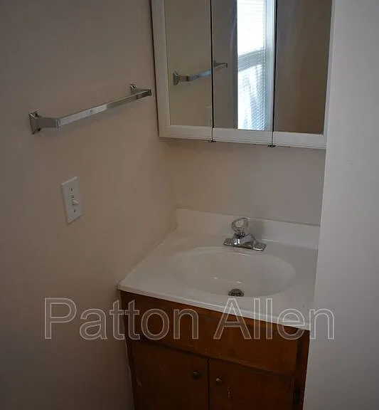 92 Drury Ln #H — Photo 8