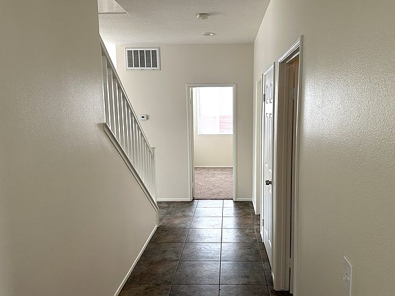 4th image of 293 Percheron Ct