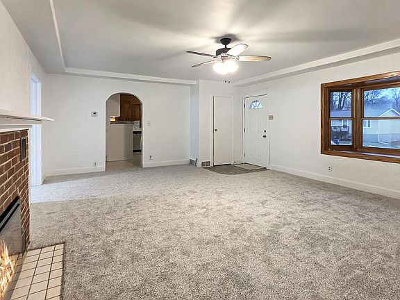 5th image of 1120 Water St