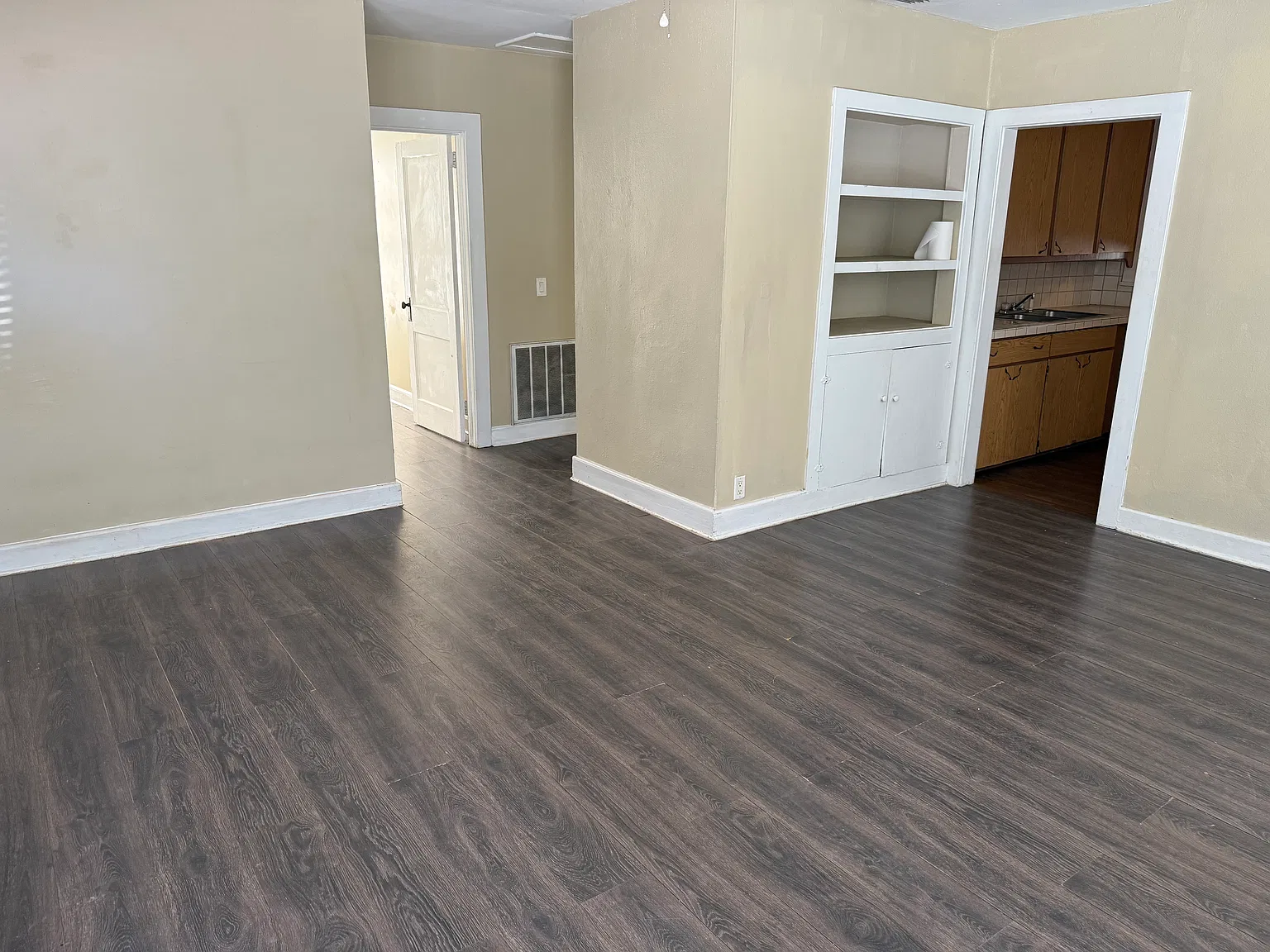 174 NW Irma Ave — Photo 2