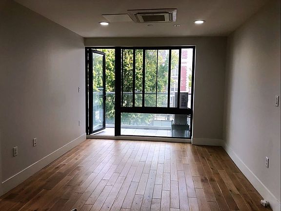 4th image of 27-05 41st Ave #4