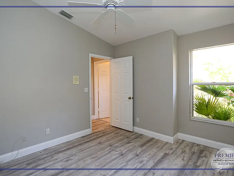 402 Emerald Bay Cir #E7 — Photo 37