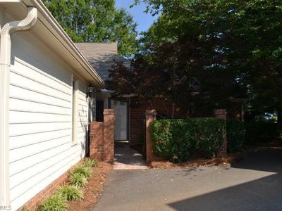 664 Croston Dr, Winston Salem, NC, 27104