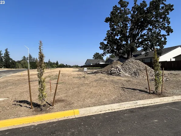 1594 NW Tracy St #55, McMinnville, OR 97128