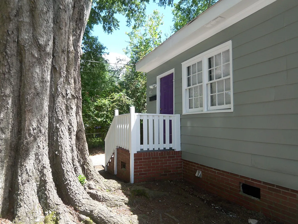 Building Photo - 604 Avery St