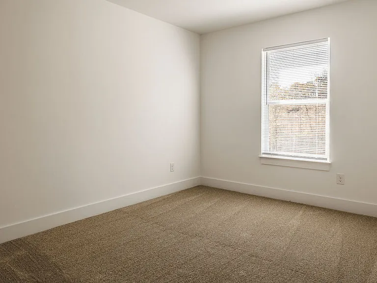 516 Nova Ln — Photo 16