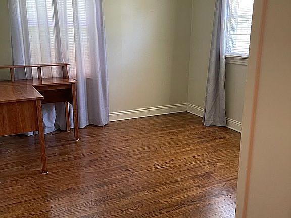 4th image of 315 Camellia Dr