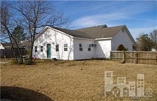 2nd image of 311 SE Deepwoods Court