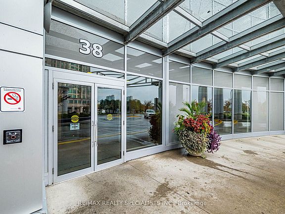 5th image of 38 Lee Centre Dr #2803
