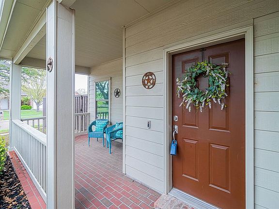 3rd image of 1012 Campbell Dr