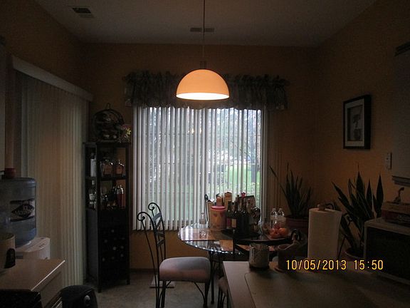 4th image of 1741 Chesapeake Ln APT 3