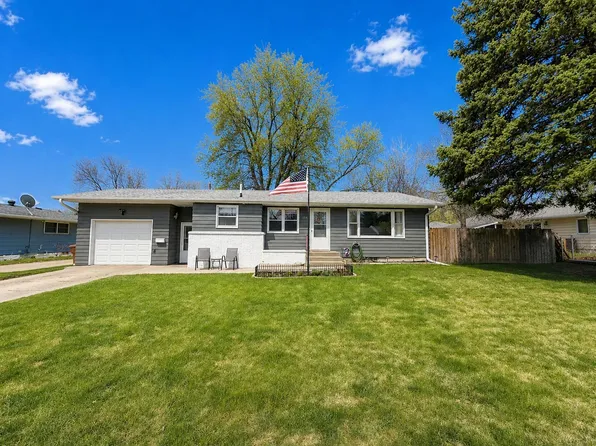 154 17th St SW, Huron, SD 57350