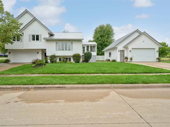 5 Ironwood Cir, Iowa City, IA 52240