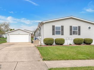 72 Begonia Dr, Matteson, IL 60443
