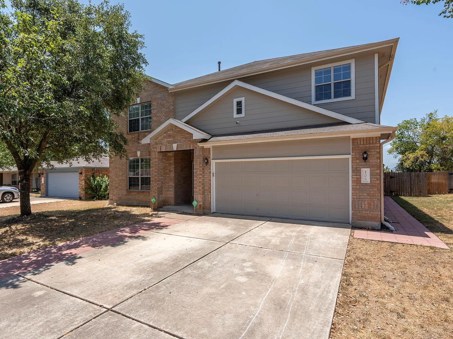 6 bed, 3.5 bath, 4037 sqft, $3,100 — Photo 1