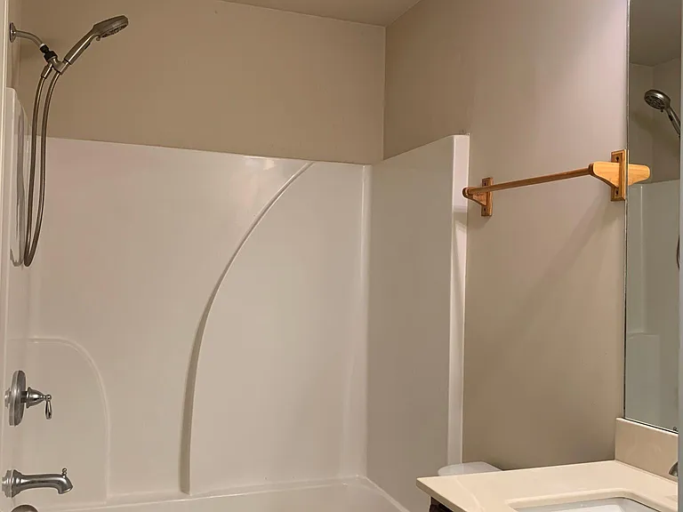 120 Greenfield Dr — Photo 32