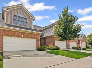 3733 King George Ln, Saint Charles, IL 60174