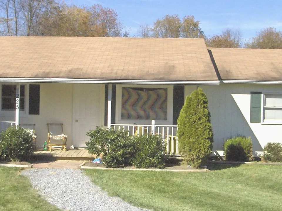 1225 Thomas Ln