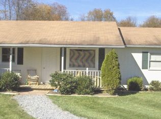 1225 Thomas Ln, Blacksburg, VA 24060