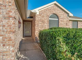 226 Wellington Trl, Weatherford, TX 76085