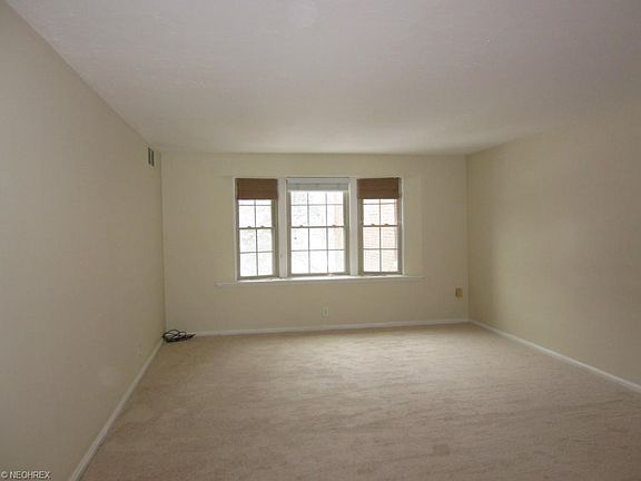 3rd image of 13610 Shaker Blvd APT 303