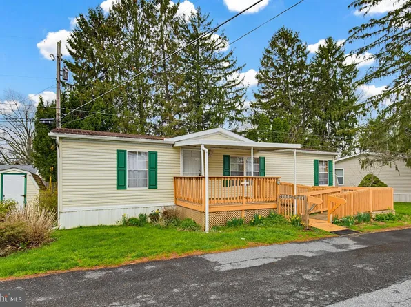 22 Madge Dr, Lancaster, PA 17603