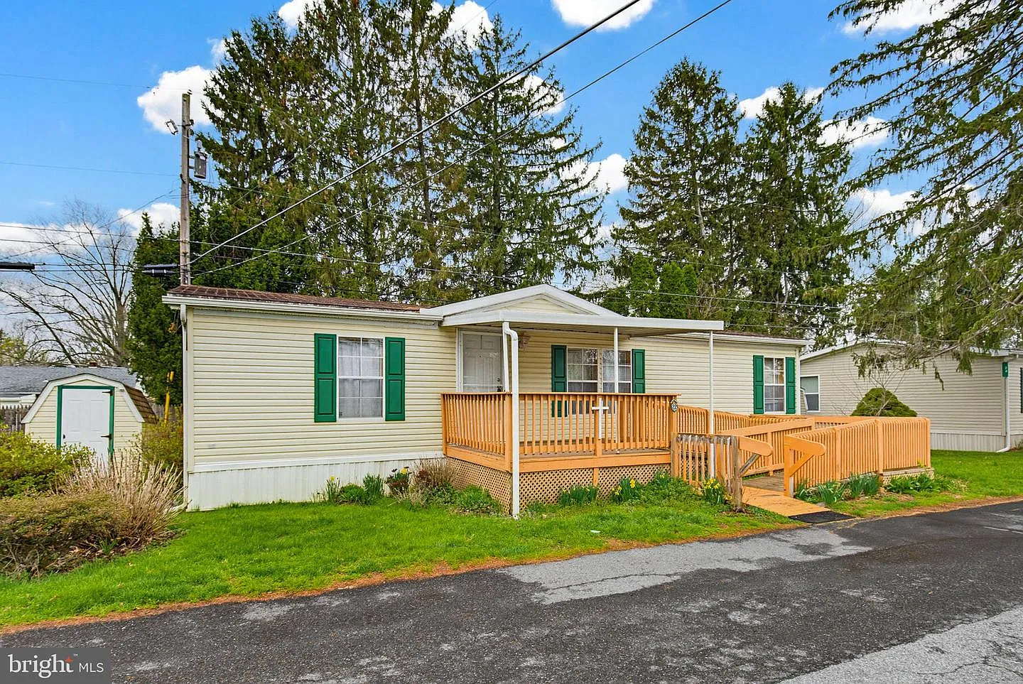 22 Madge Dr photo 1