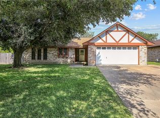 1105 Allen Forest Dr, Bryan, TX 77803