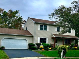 1209 Duke Ct, Naperville, IL 60565