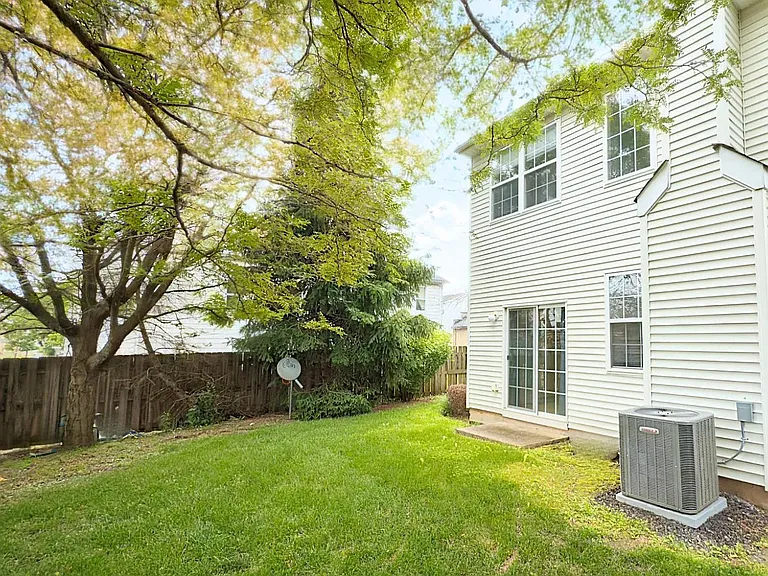 315 Birch Ct — Photo 3