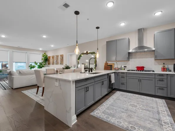 751 N 6th St Unit 208, Columbus, OH 43215