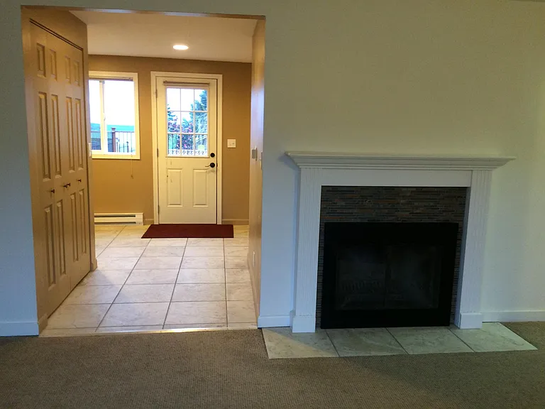 8225 California Ave SW — Photo 5