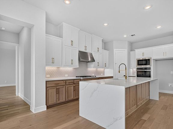 3rd image of 808 Pine Valley