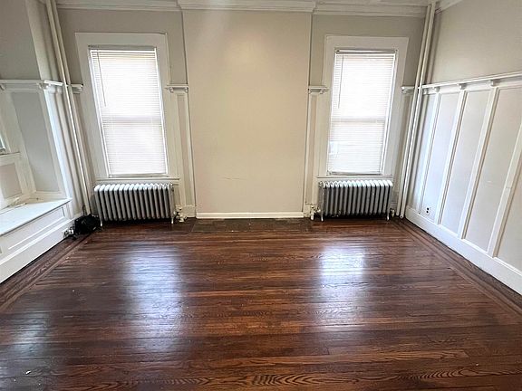 4th image of 152 Harrison Ave #2R
