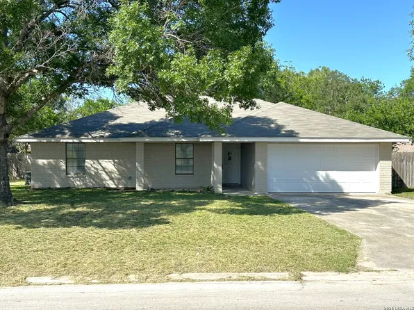1513 PRESTON DR, Seguin, TX 78155