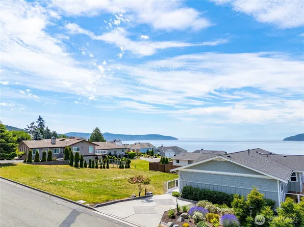 4916 Dundee Drive, Anacortes, WA 98221