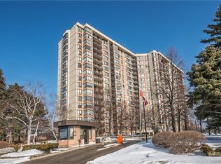 20 Cherrytree Dr #809, Brampton, ON L6Y 3V1