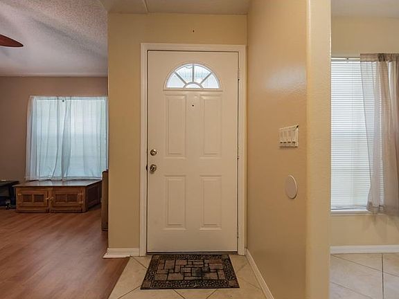 4th image of 4131 Coralbrooke Grv